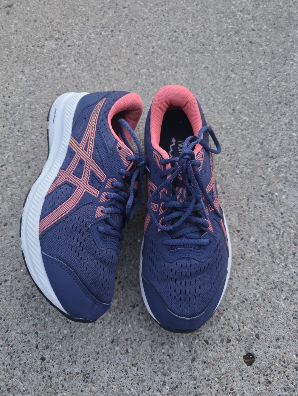 ASICS Women's Navy and Pink Sneaker 8.5 wide